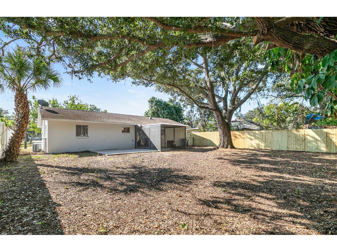 4697 Linwood Street Sarasota FL 34232 A4673620 image33