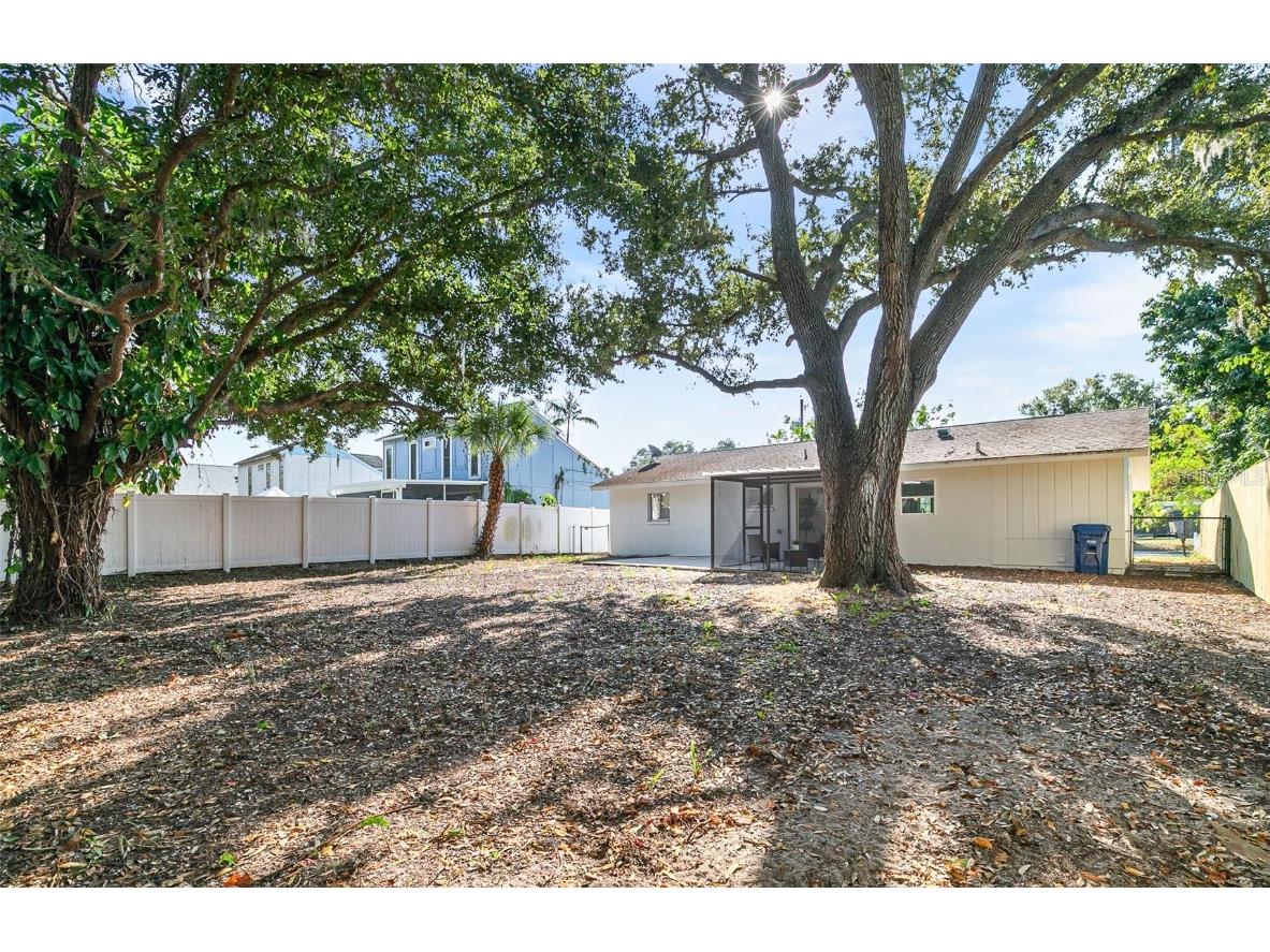 4697 Linwood Street Sarasota FL 34232 A4673620 image35