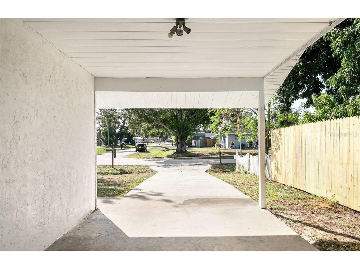 4697 Linwood Street Sarasota FL 34232 A4673620 image5