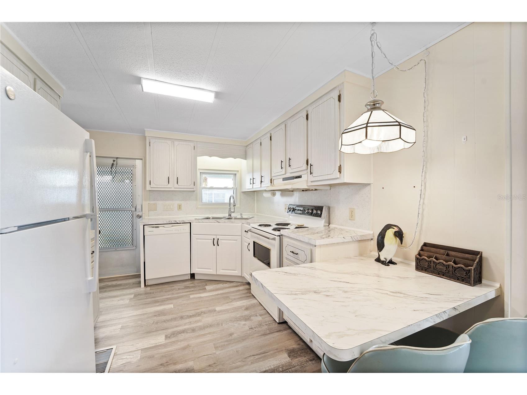 47 Delaware Court S #10 Palm Harbor FL 34684 - LAKE TARPON TB8513105 image6