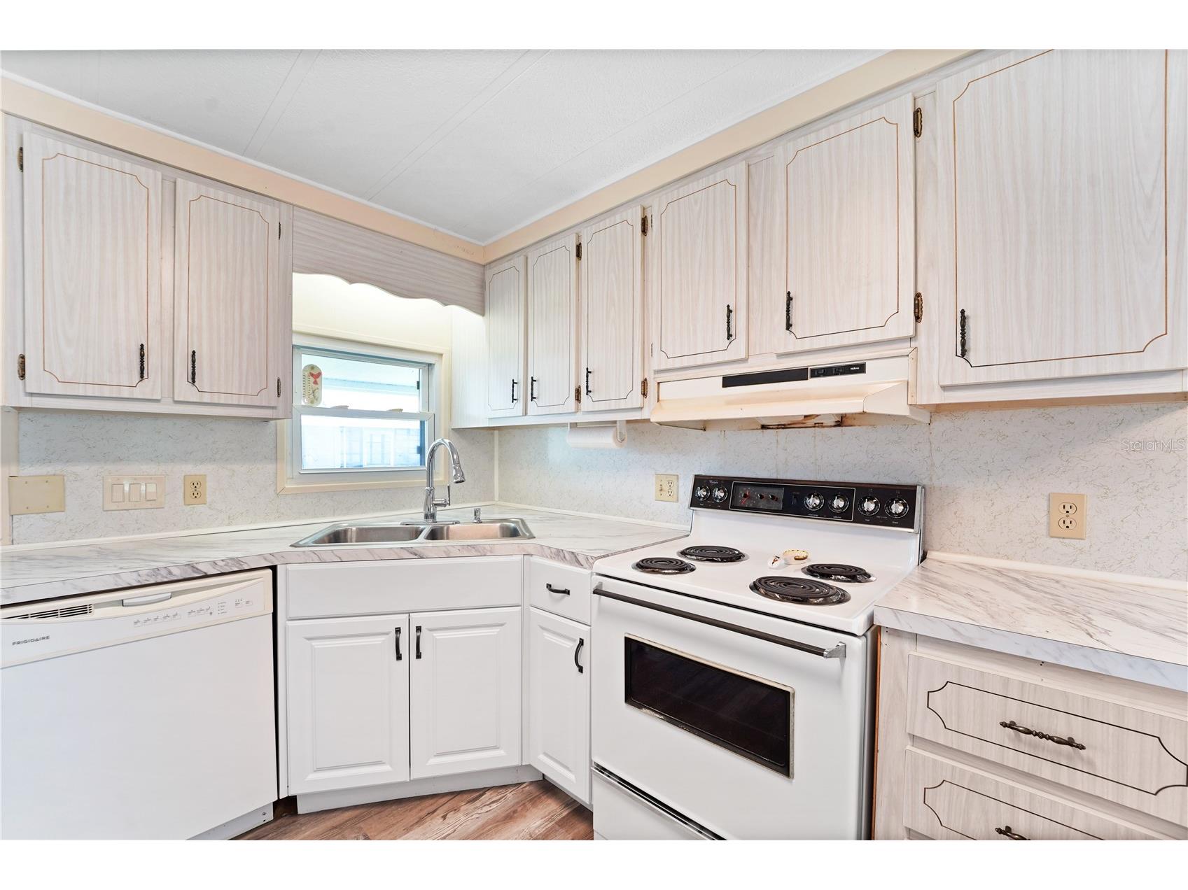 47 Delaware Court S #10 Palm Harbor FL 34684 - LAKE TARPON TB8513105 image7