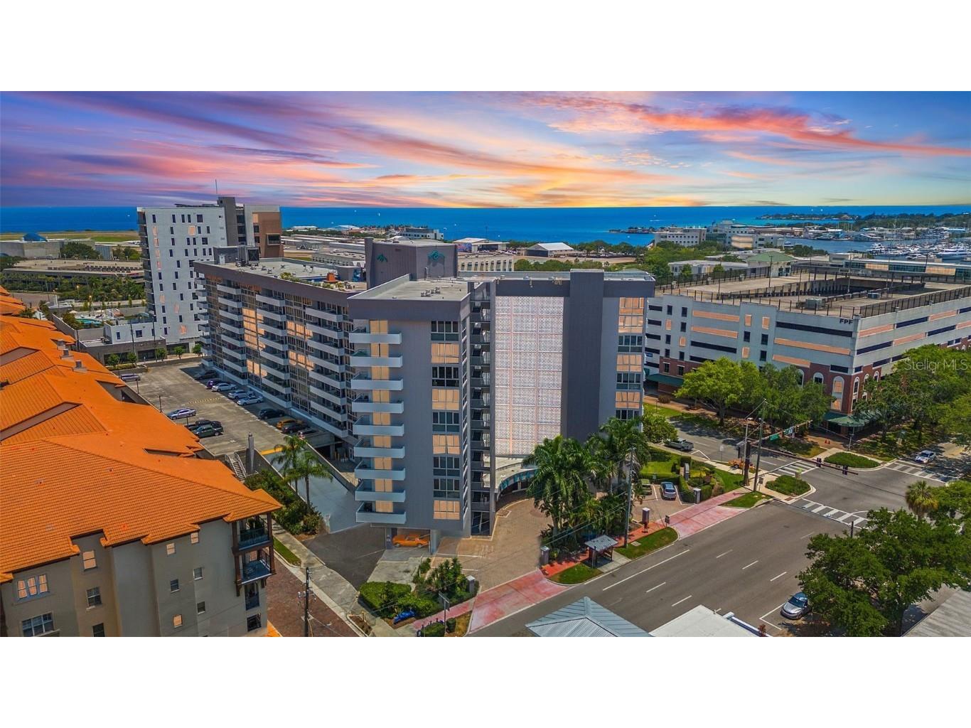 470 3rd Street S #703 Saint Petersburg FL 33701 U8242898 image1
