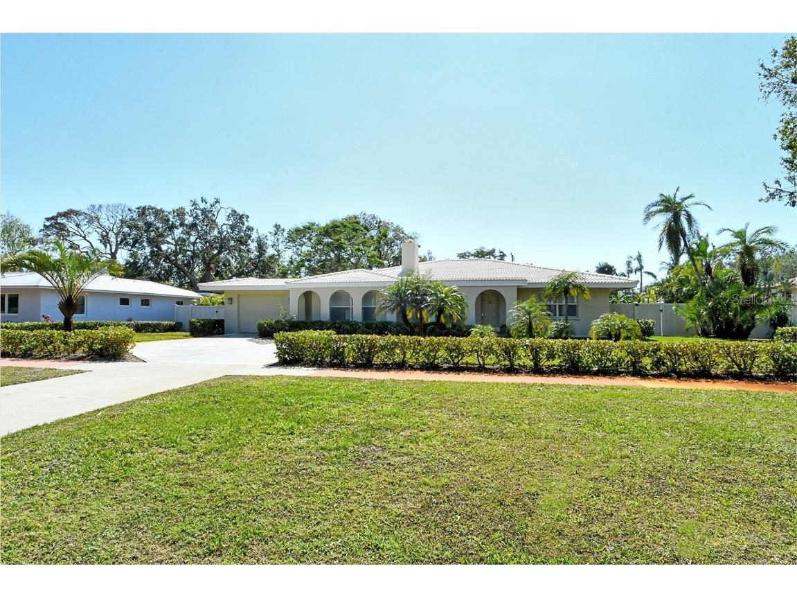 470 Acacia Drive Sarasota FL 34234 A4640424 image1