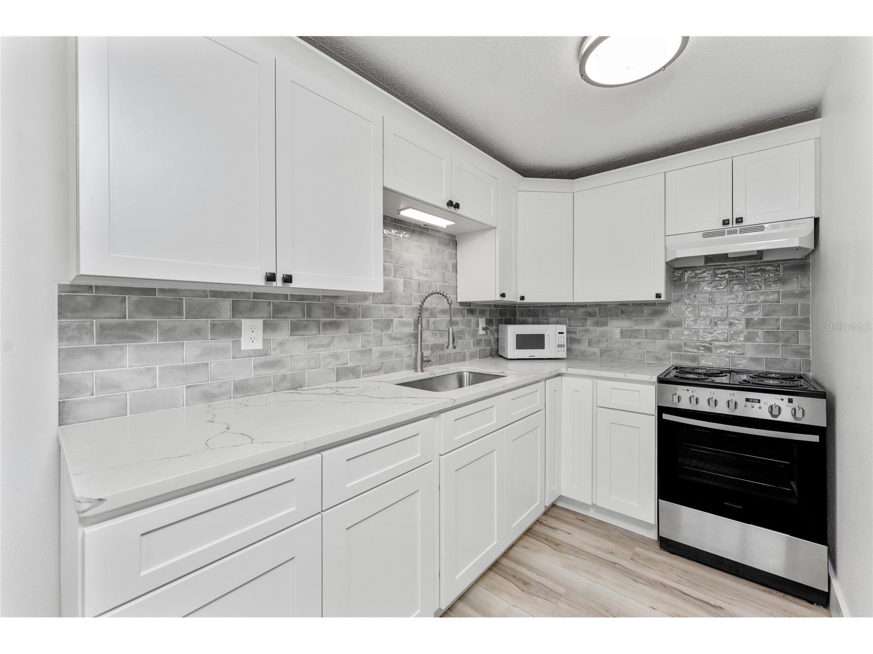 470 S Mccall Road #10 Englewood FL 34223 - LEMON BAY D6145615 image16