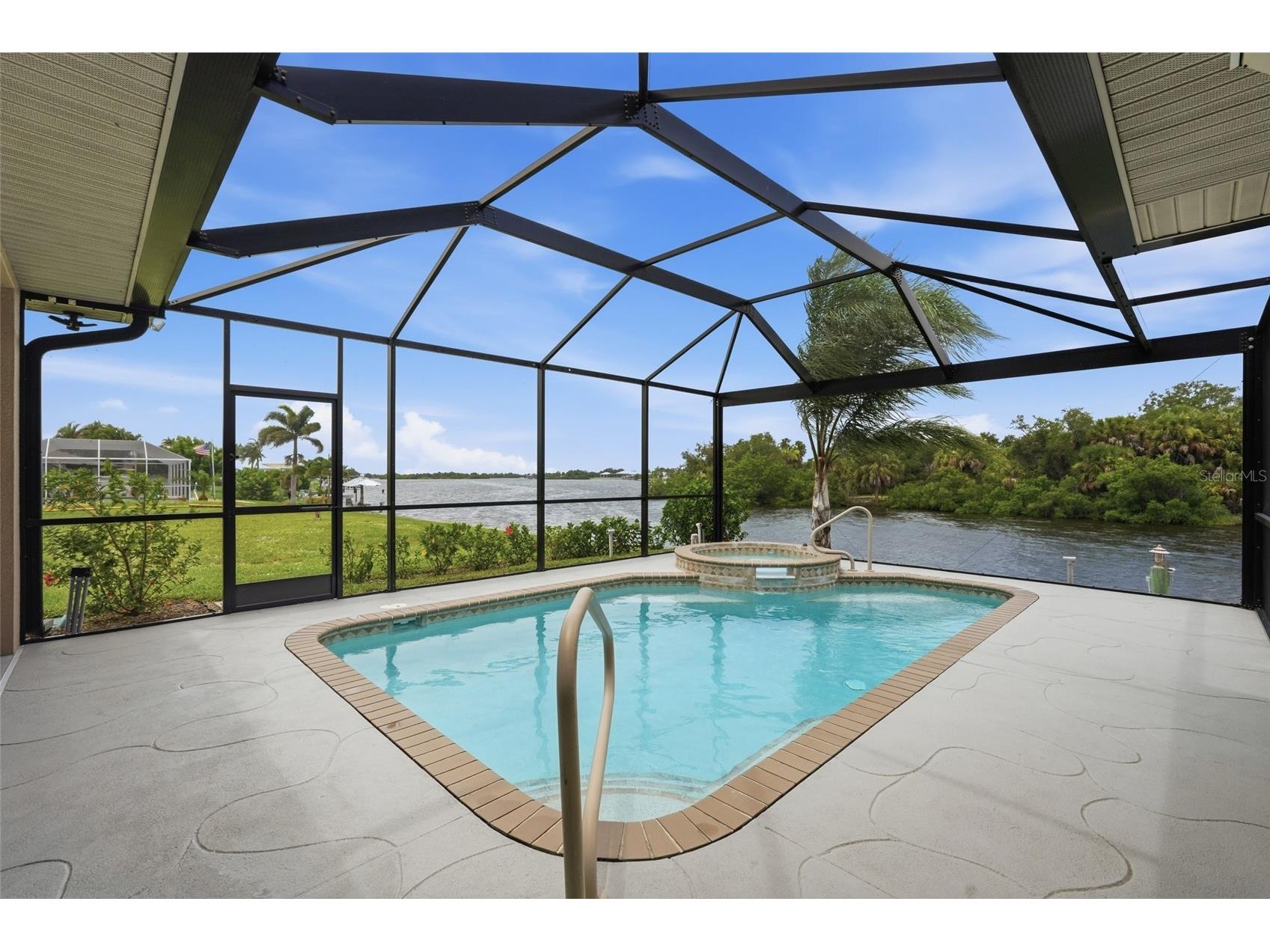 470 Spring Lake Boulevard NW Port Charlotte FL 33952 - LITTLE ALLIGATOR CREEK C7528699 image3