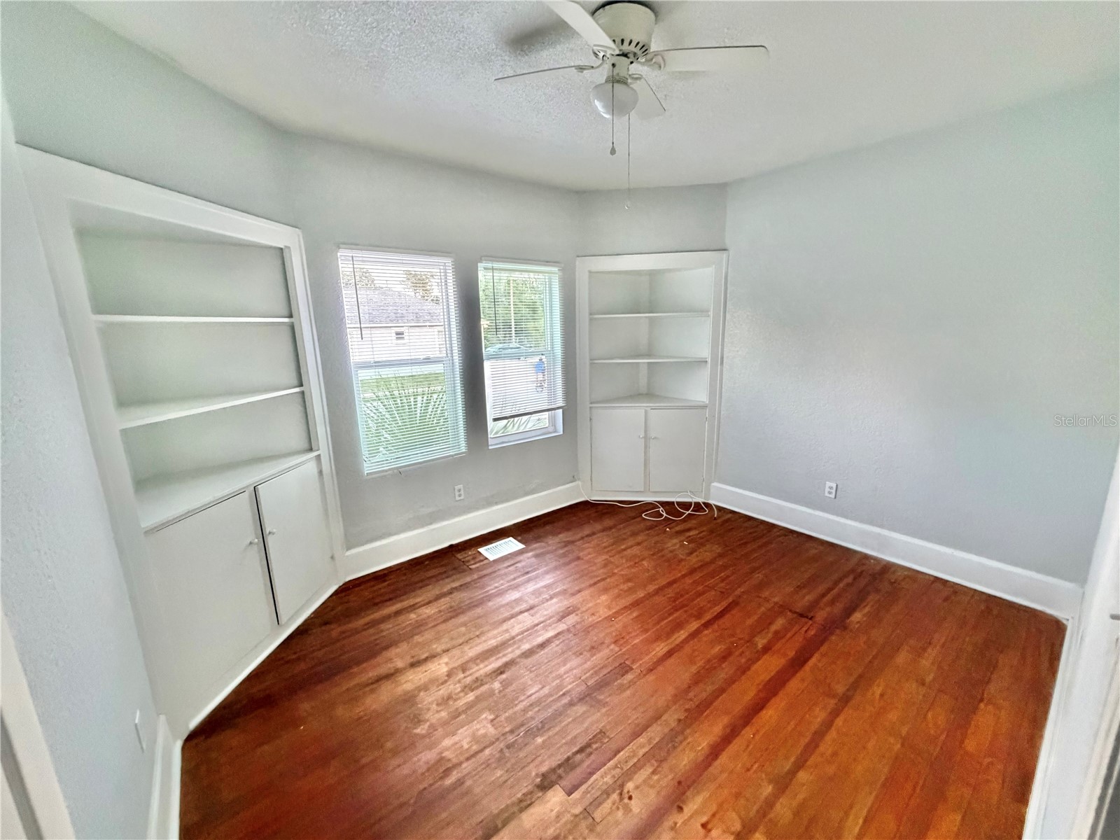 4700 10th Avenue S Saint Petersburg FL 33711 TB8513315 image10