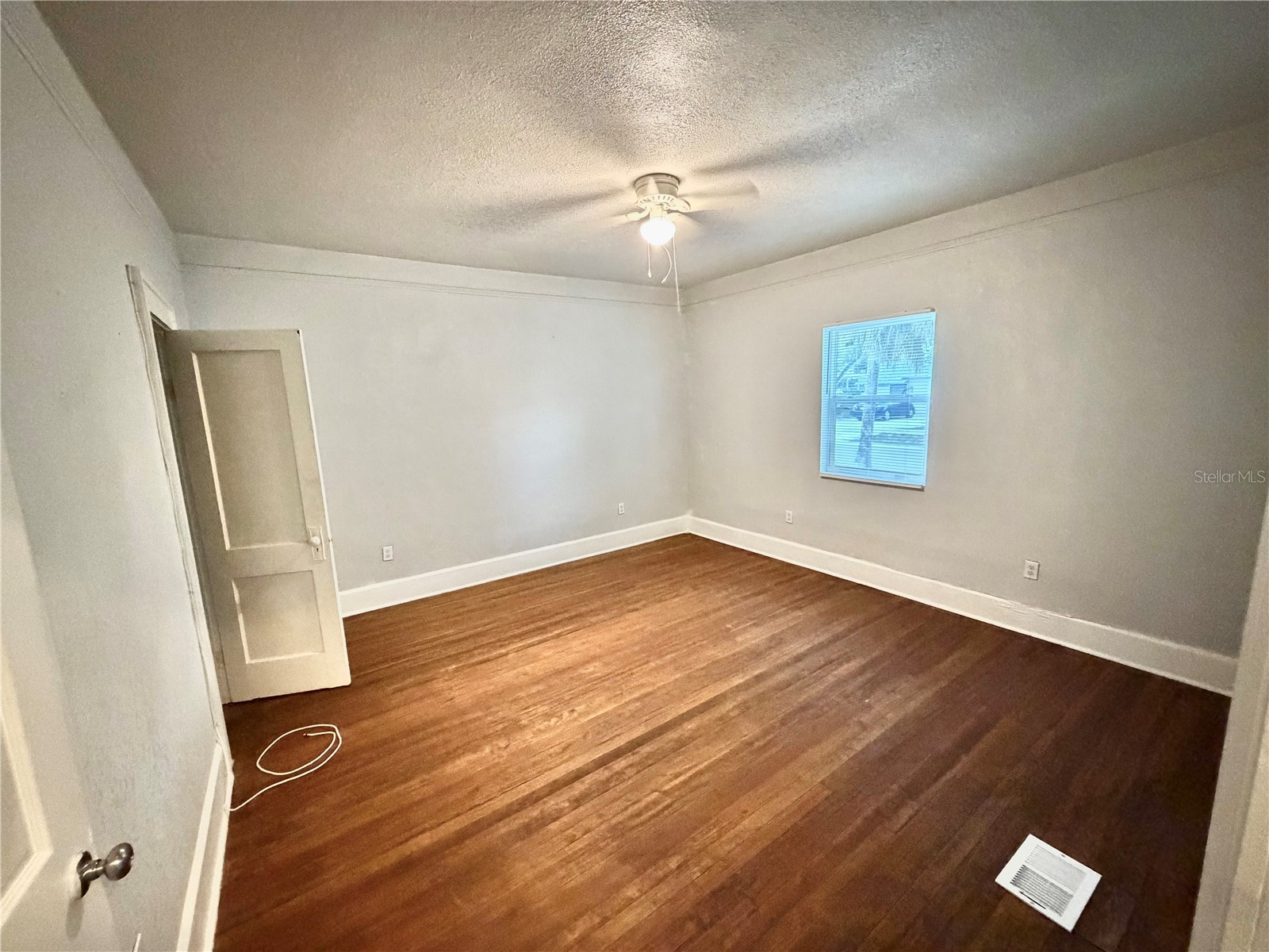4700 10th Avenue S Saint Petersburg FL 33711 TB8513315 image5