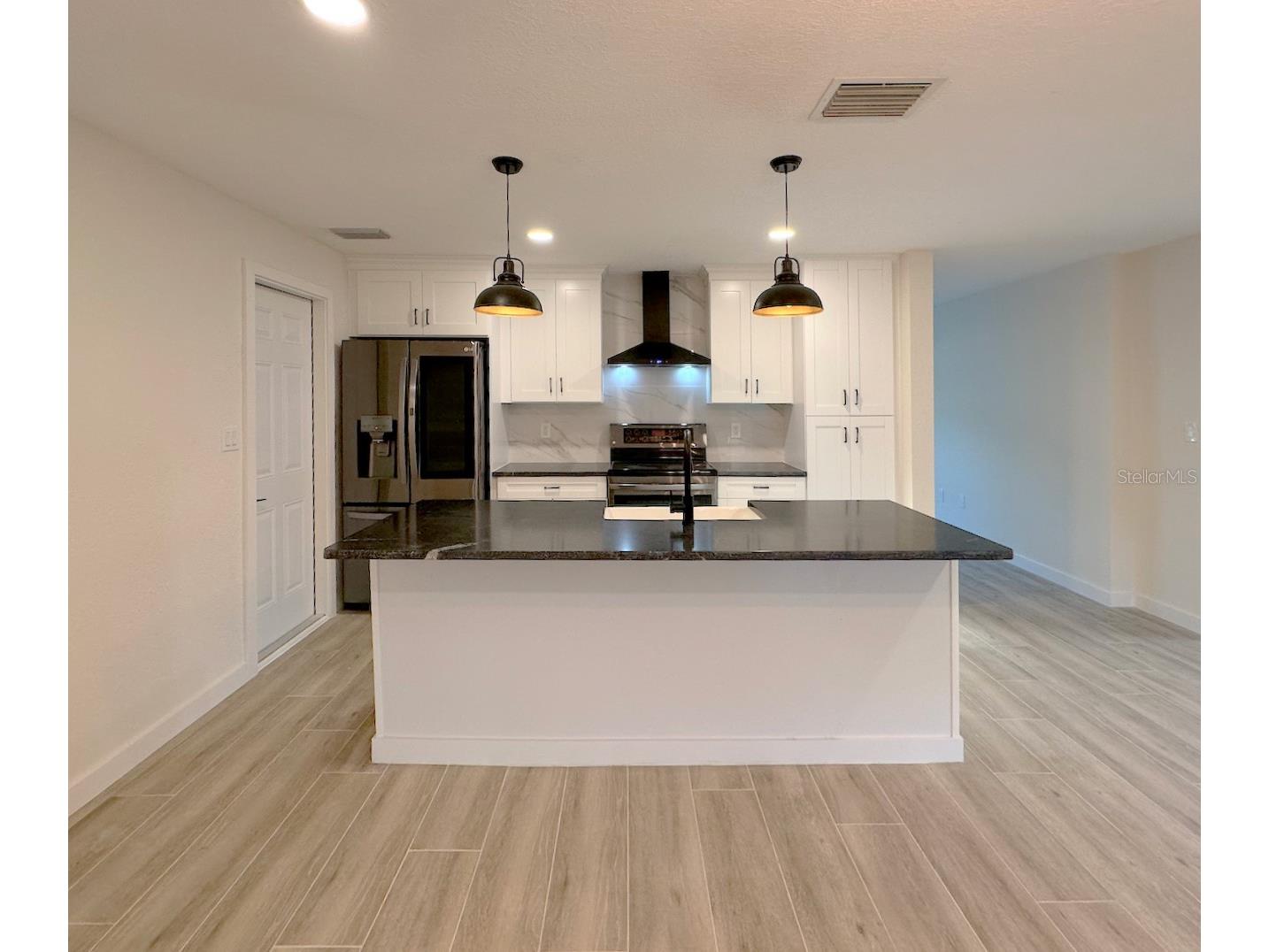 4700 Chancellor Street NE Saint Petersburg FL 33703 TB8450844 image9