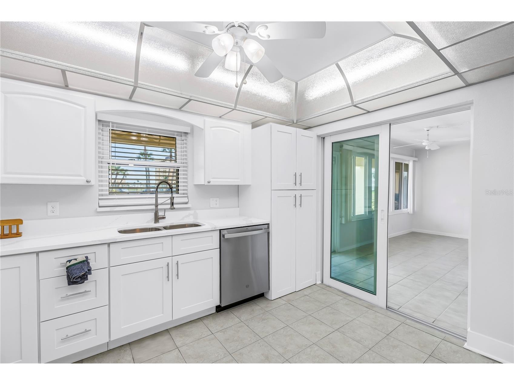 4700 Cove Circle #103 Saint Petersburg FL 33708 TB8493191 image9