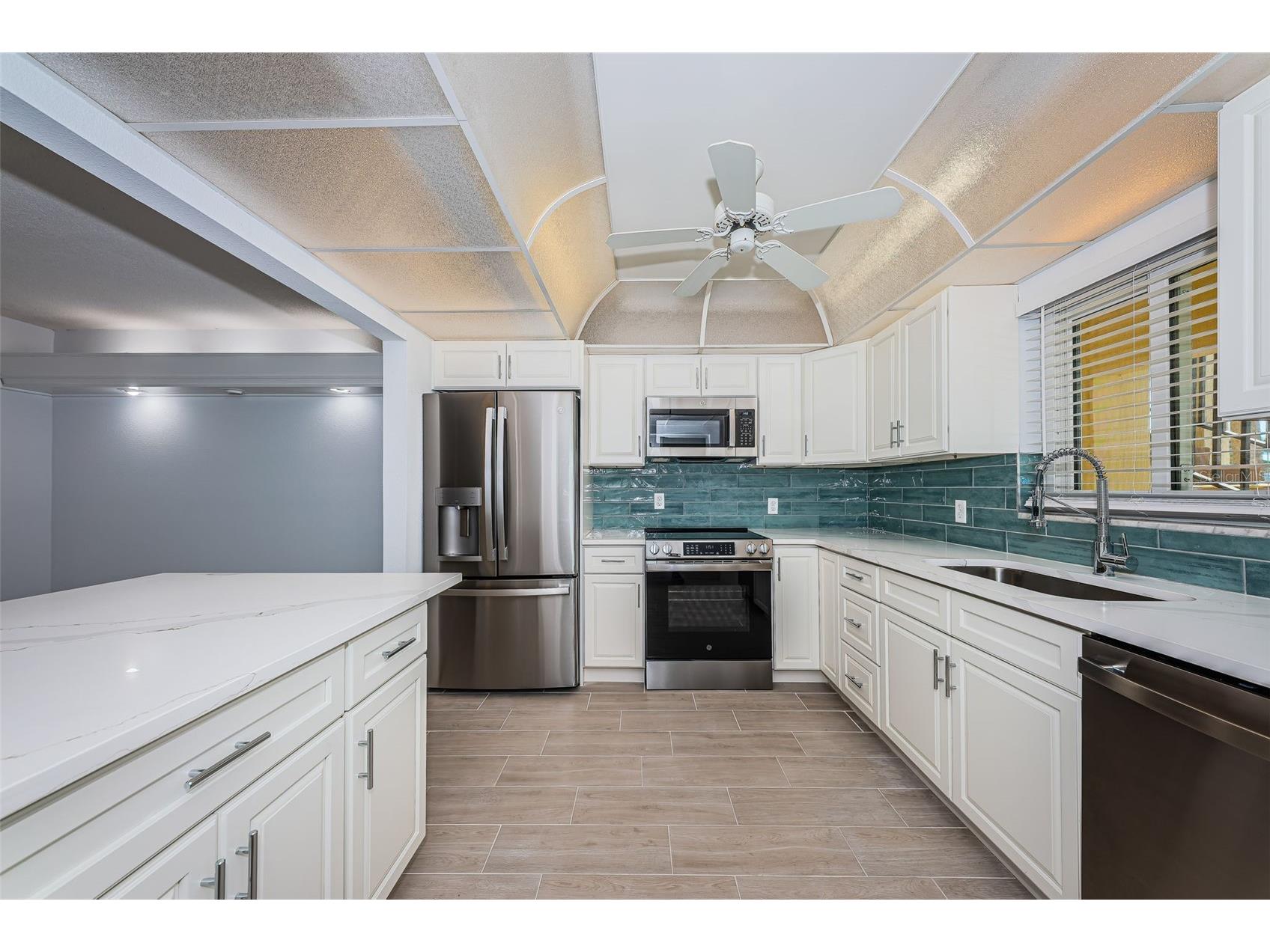 4700 Cove Circle #110 Saint Petersburg FL 33708 - BOCA CIEGA BAY TB8486463 image2