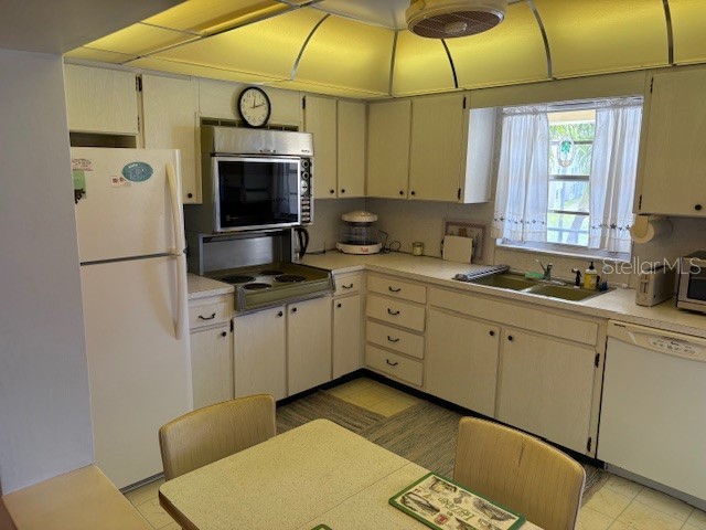 4700 Cove Circle #203 Saint Petersburg FL 33708 TB8487707 image2