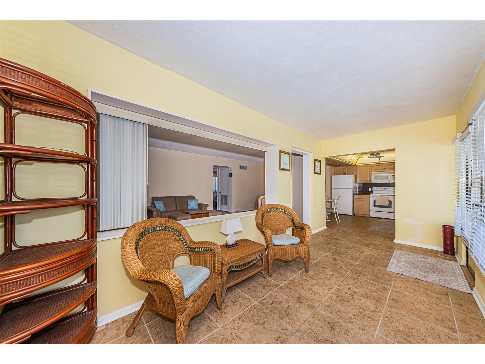 4700 Cove Circle #208 Saint Petersburg FL 33708 - BOCA CIEGA BAY TB8521066 image2