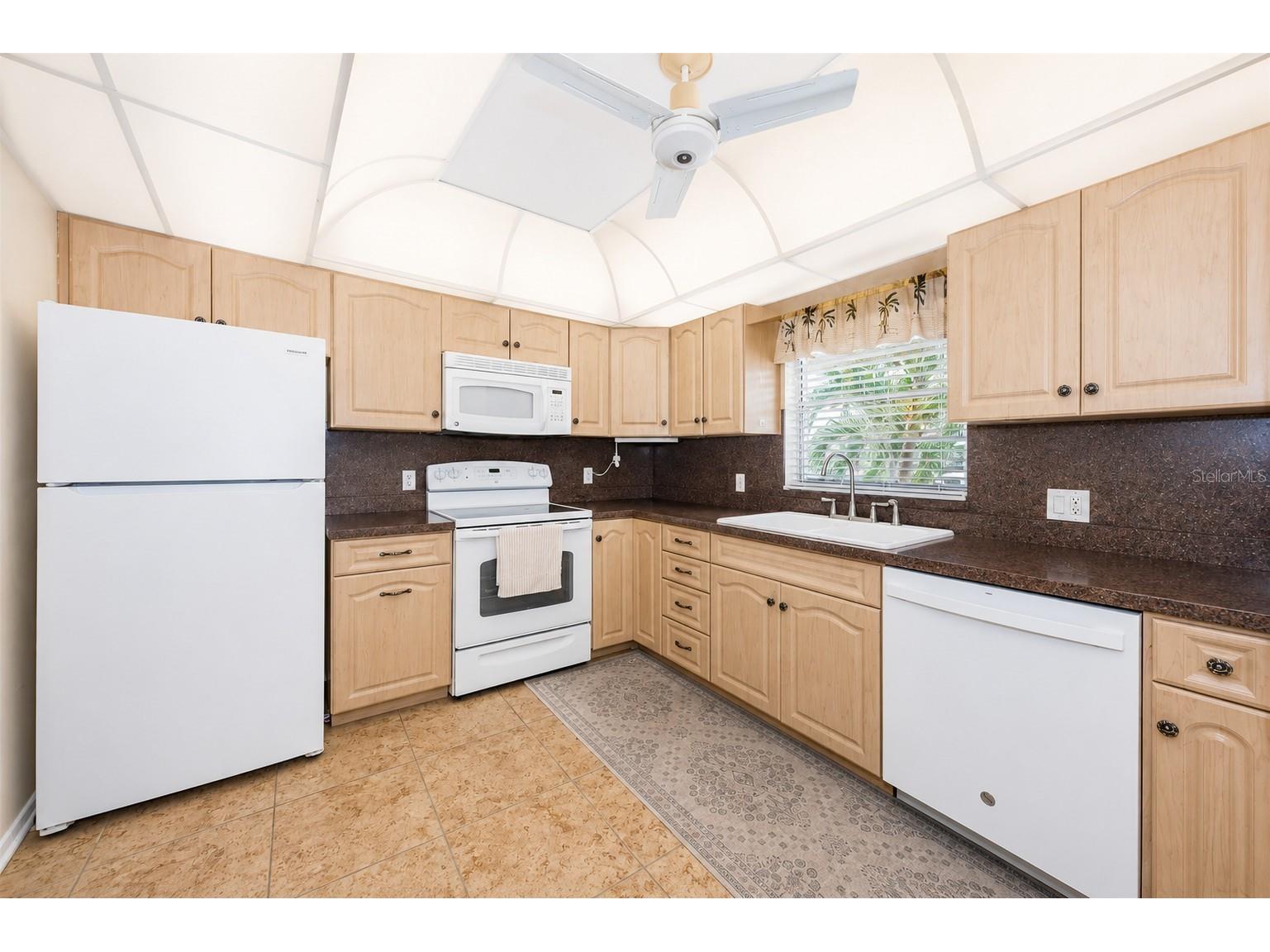 4700 Cove Circle #208 Saint Petersburg FL 33708 - BOCA CIEGA BAY TB8521066 image3