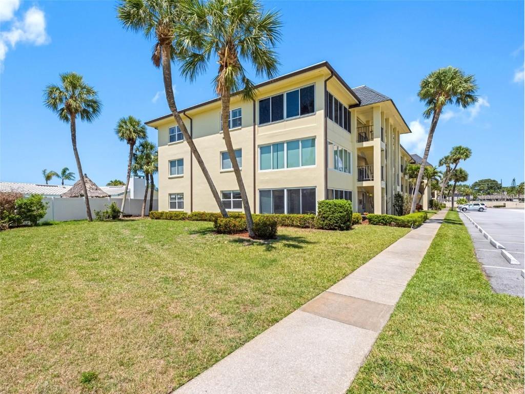 4700 Cove Circle #301 Saint Petersburg FL 33708 - BOCA CIEGA BAY TB8386725 image1