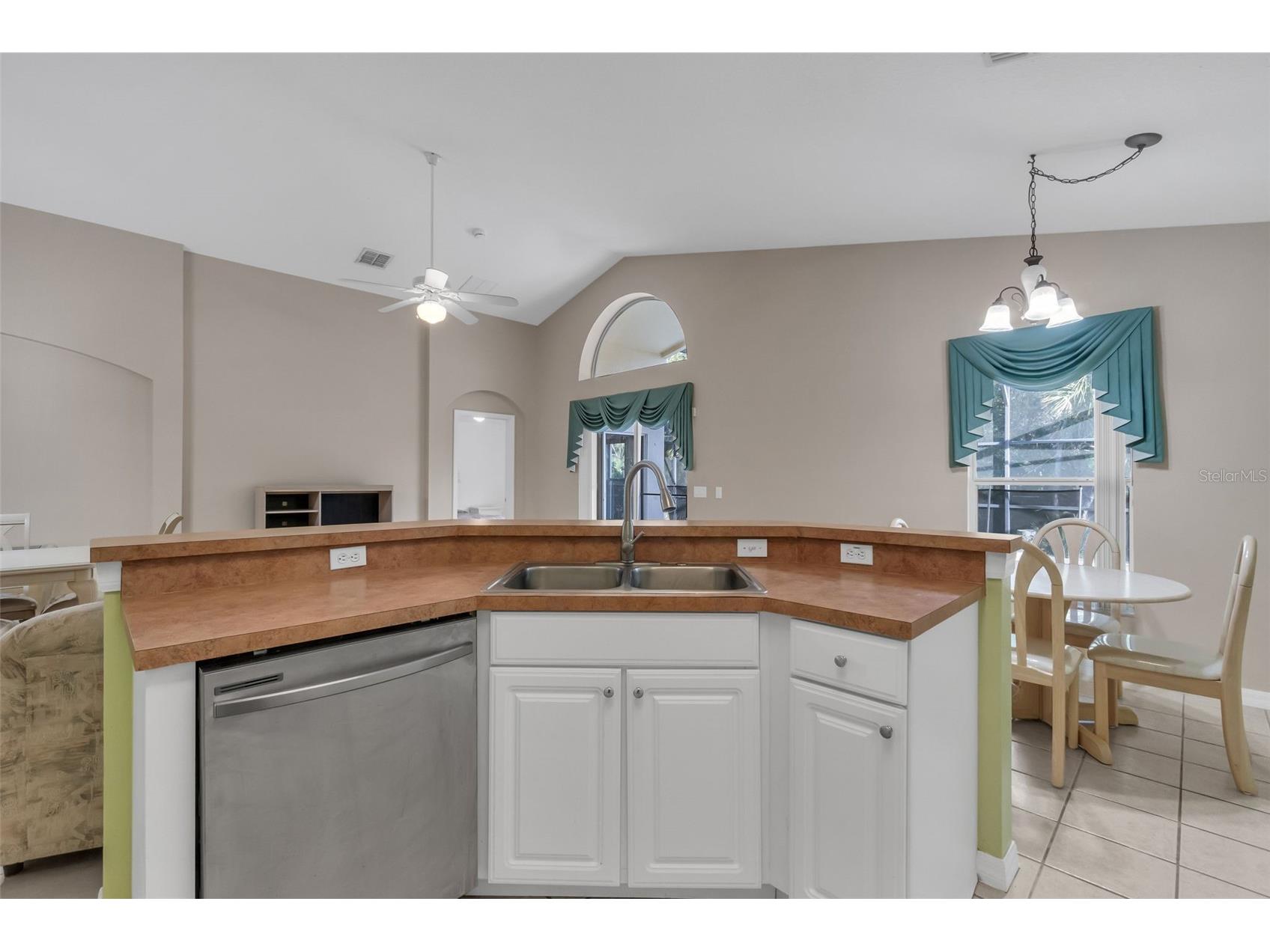 4700 Cumbrian Lakes Drive Kissimmee FL 34746 O6357976 image11