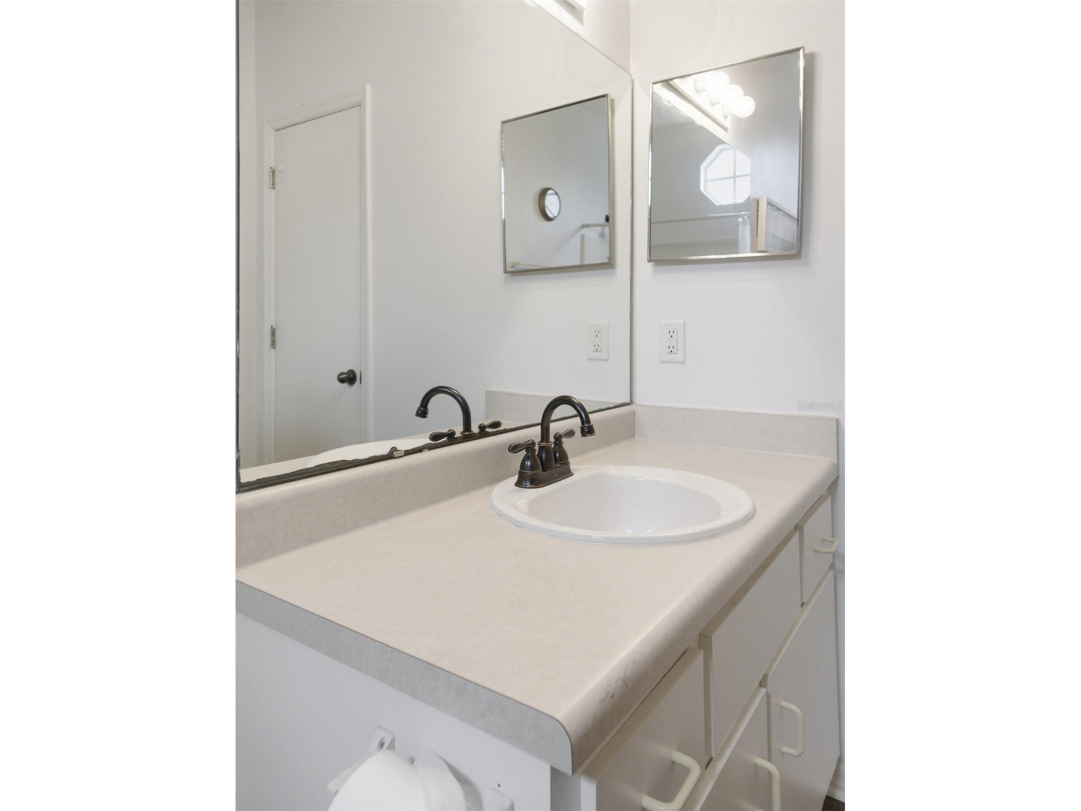 4700 SW Archer Road #D27 Gainesville FL 32608 A4683114 image19