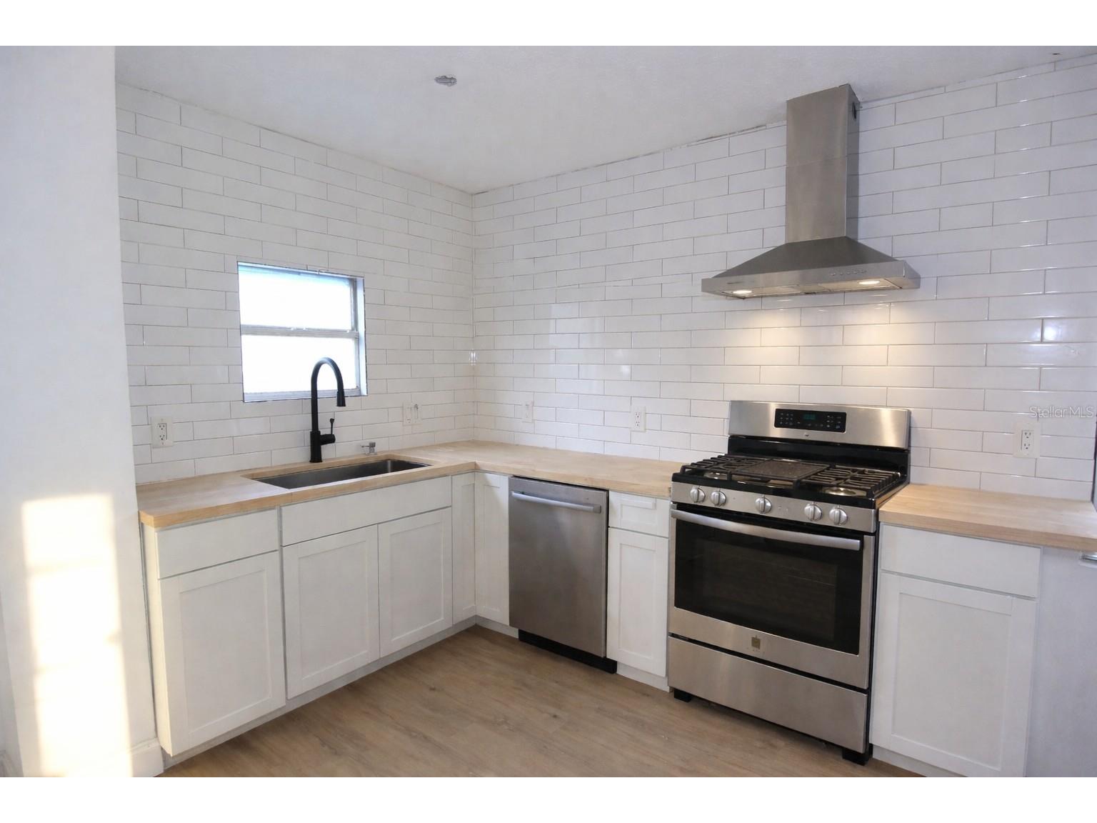 4701 17th Avenue S Saint Petersburg FL 33711 W7882271 image8