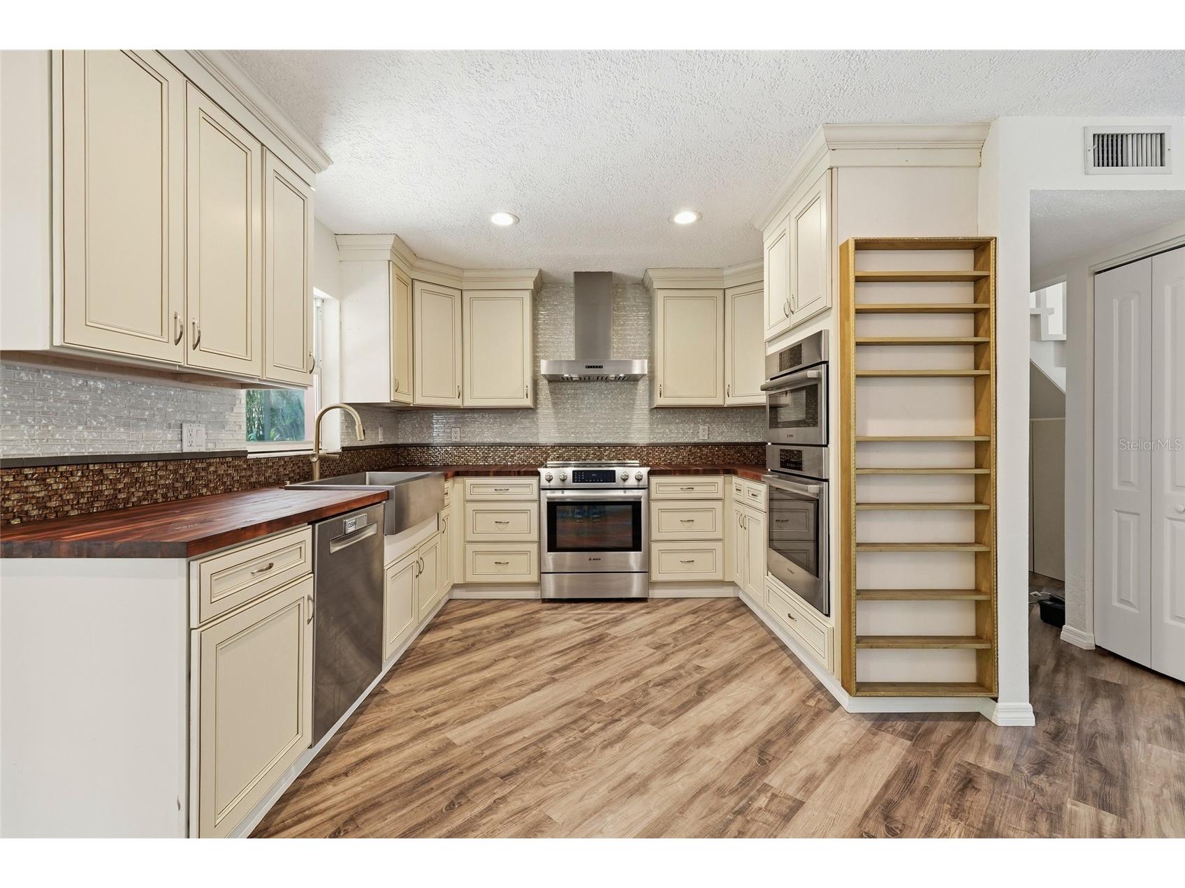 4701 Atlantic Avenue Sarasota FL 34233 A4690001 image11