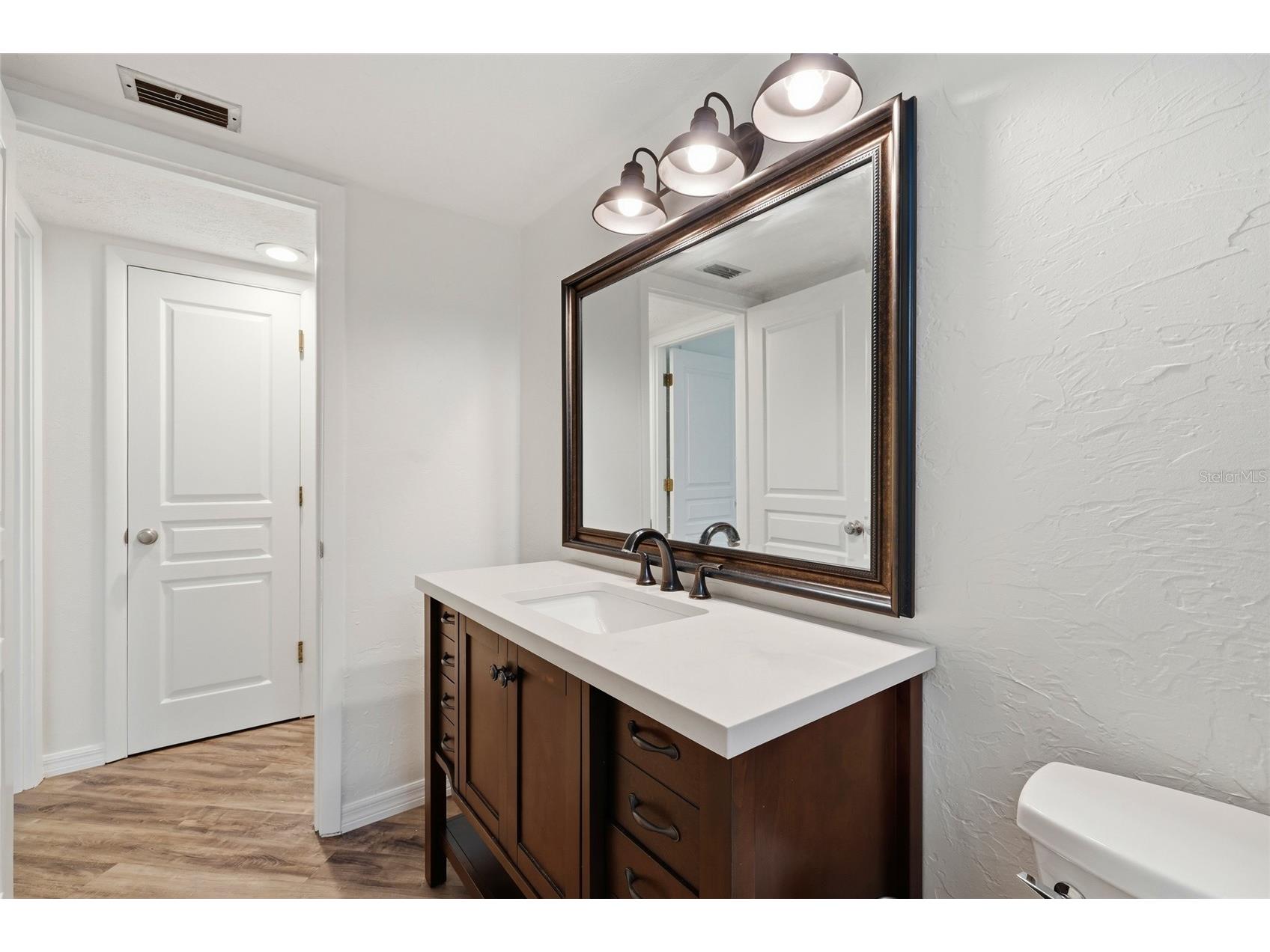 4701 Atlantic Avenue Sarasota FL 34233 A4690001 image26
