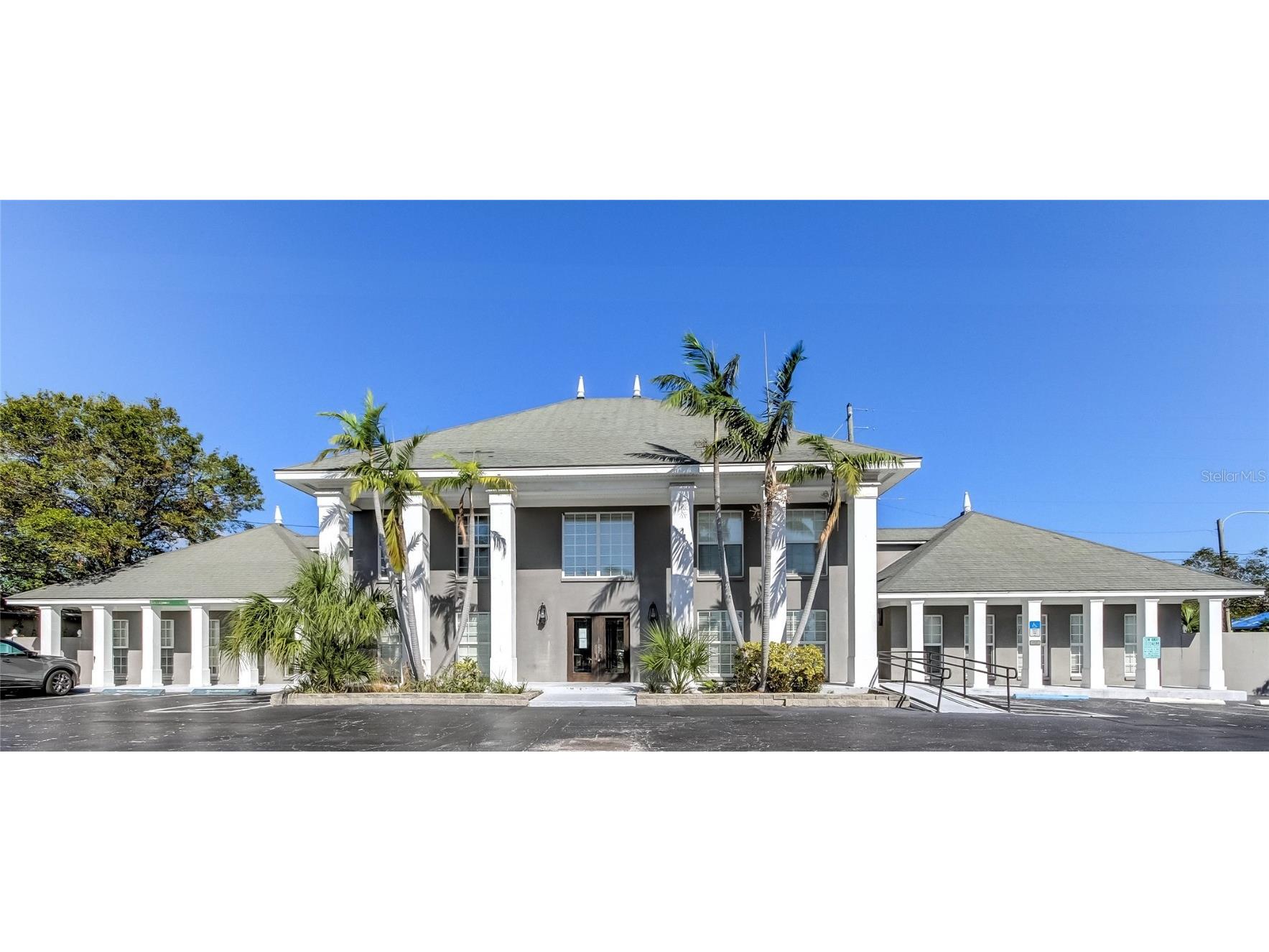 4701 Central Avenue Saint Petersburg FL 33713 TB8320680 image1