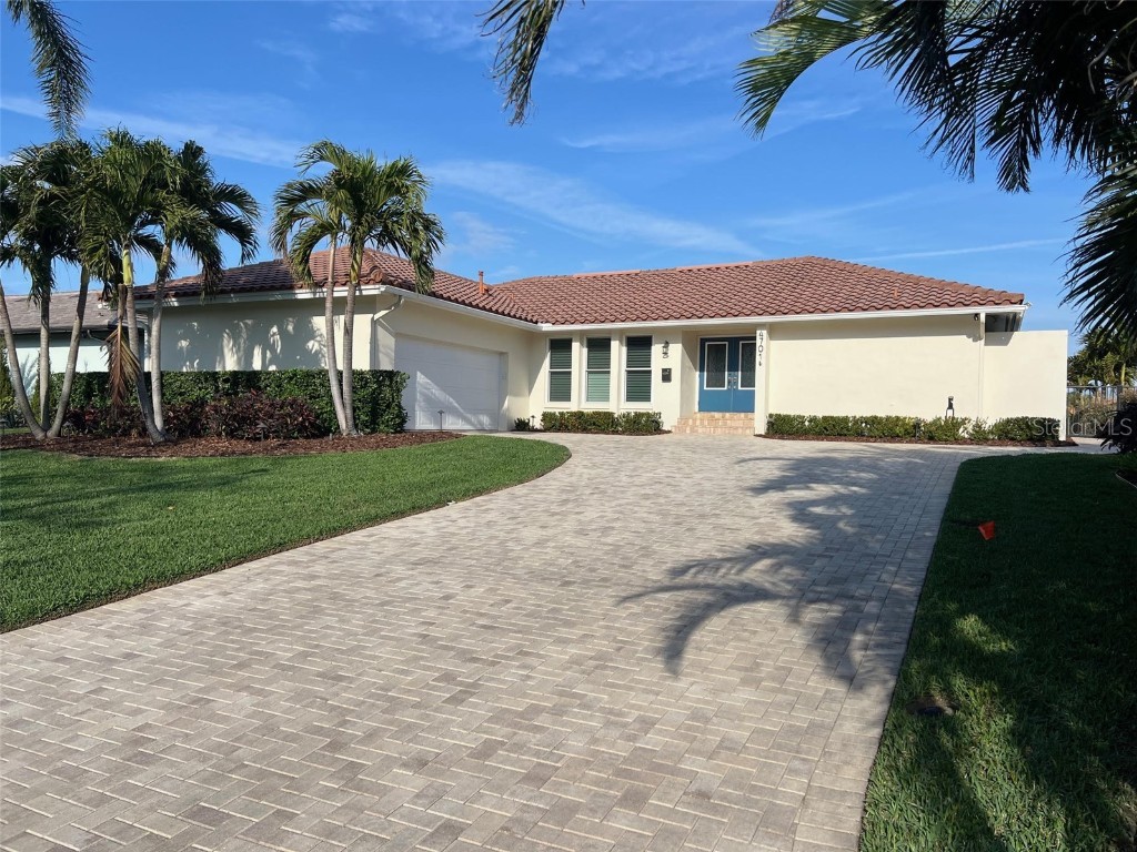 4701 Lansing Street NE Saint Petersburg FL 33703 TB8350789 image1