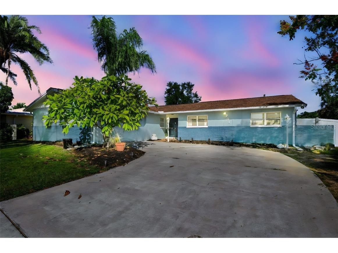 4701 Lodestone Drive Tampa FL 33615 TB8438275 image1