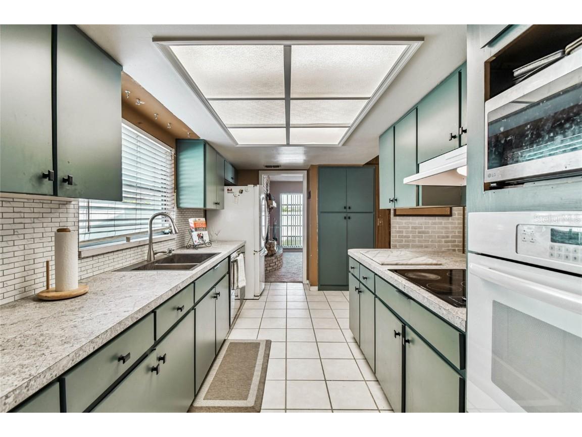 4701 Lodestone Drive Tampa FL 33615 TB8438275 image15