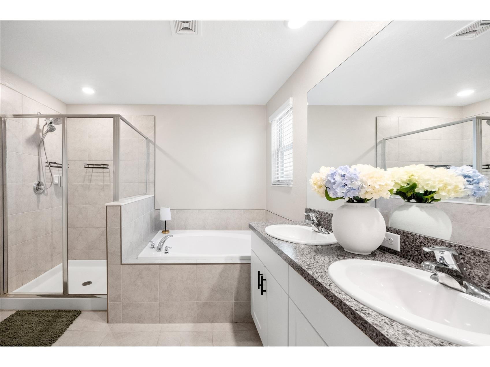 4702 Ron Eddie Place Tampa FL 33619 TB8529099 image25