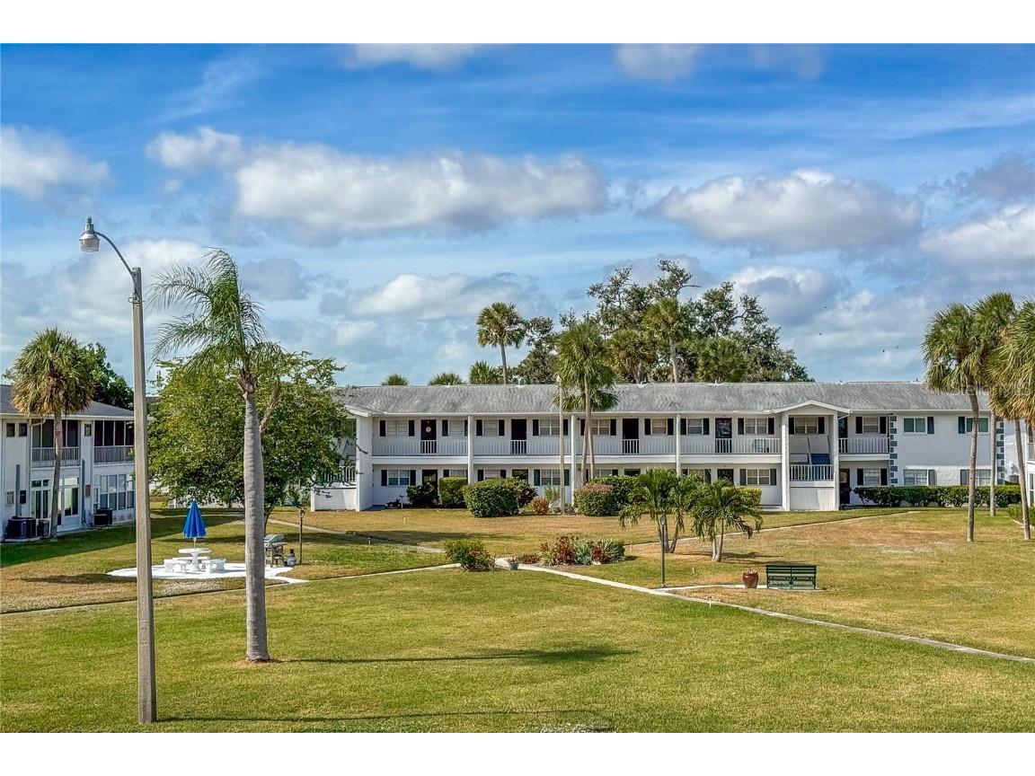 4703 1st Court W #393 Bradenton FL 34207 TB8447689 image2