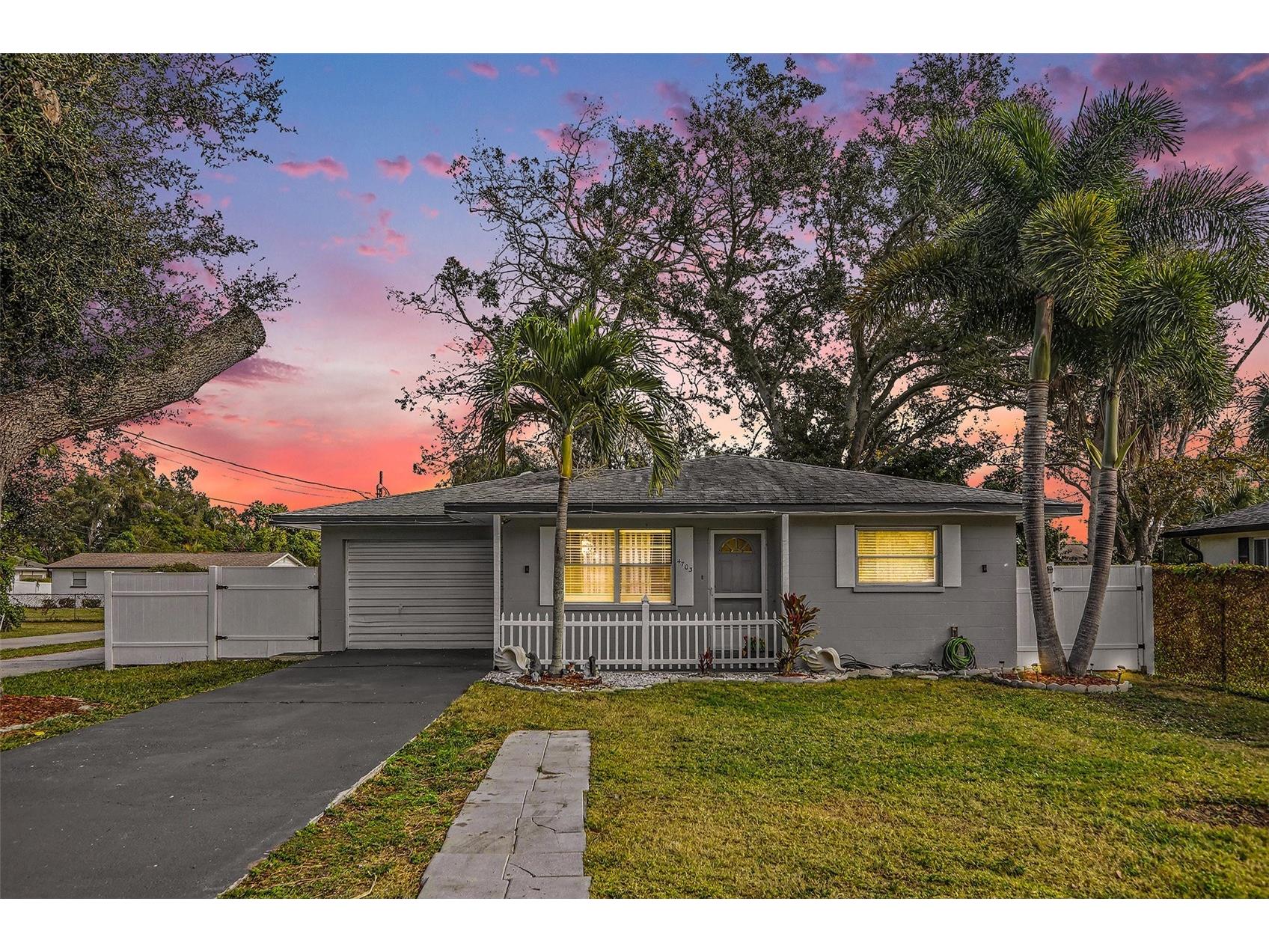 4703 33rd Street W Bradenton FL 34207 A4677167 image1