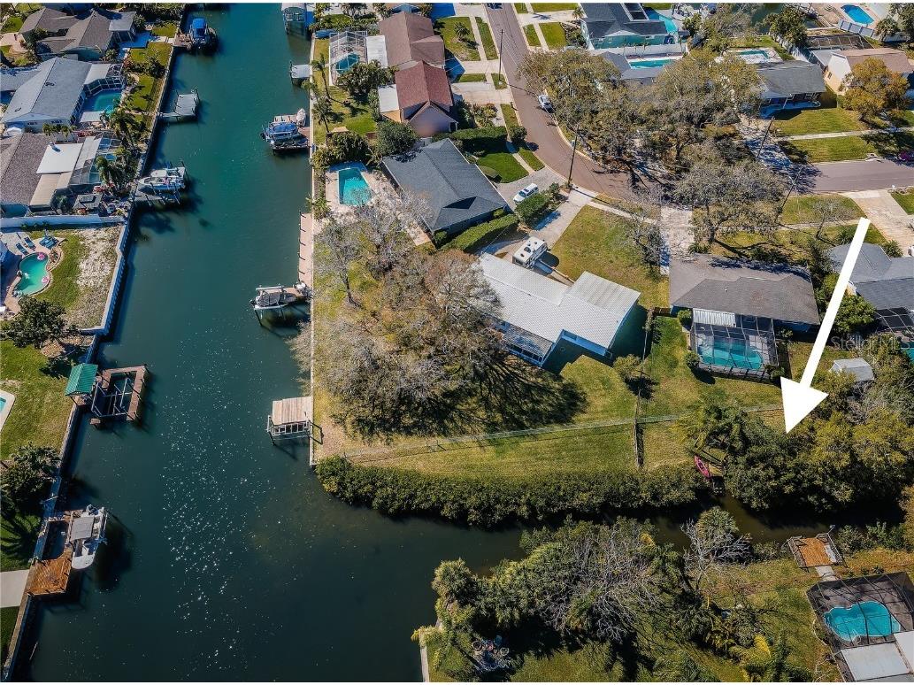 4703 Bay Crest Drive Tampa FL 33615 - LOT LEADS DOWN TO CREEK T3504977 image1