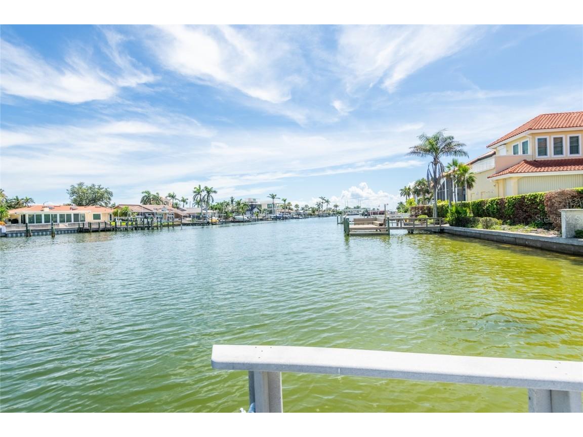 4703 Dolphin Cay Lane S Saint Petersburg FL 33711 - BOCA CIEGA TB8408751 image72