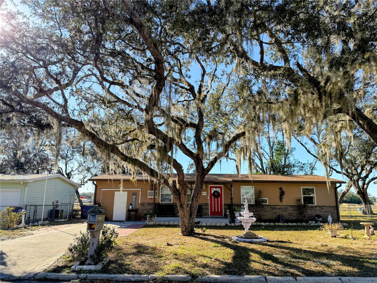 4703 Howard Street Sebring FL 33870 P4937584 image1
