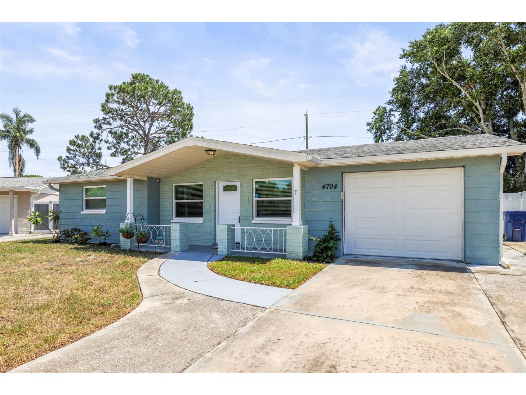 4704 Koala Drive Holiday FL 34690 TB8519787 image1