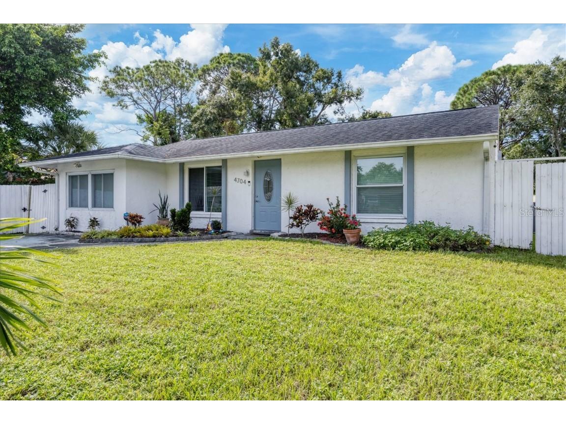 4704 Selma Street Sarasota FL 34232 A4663111 image1