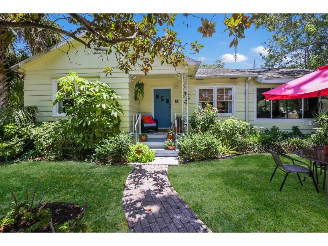 4704 Winchester Drive Sarasota FL 34234 A4574038 image1