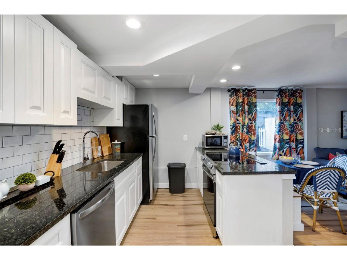 4705 Hollingsworth Avenue #LOWER Sarasota FL 34233 A4543933 image2