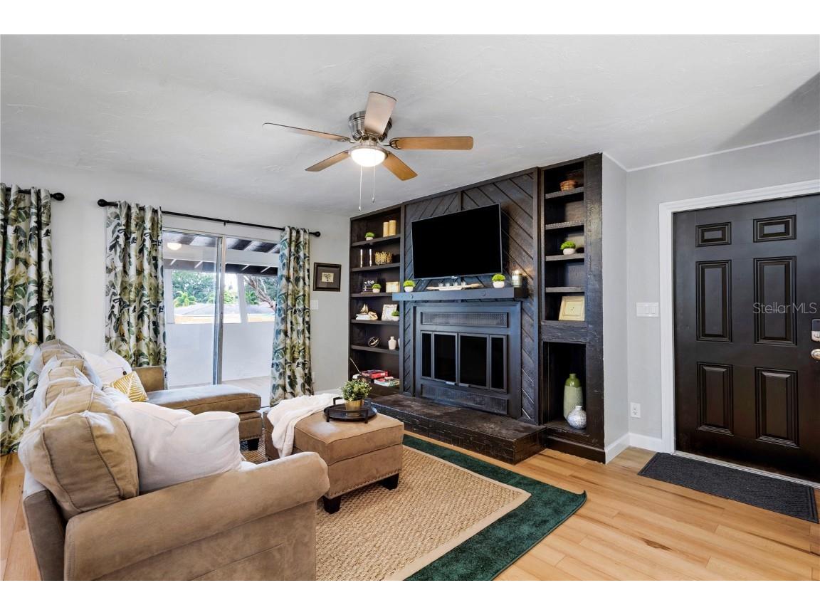 4705 Hollingsworth Avenue Sarasota FL 34233 A4544030 image1