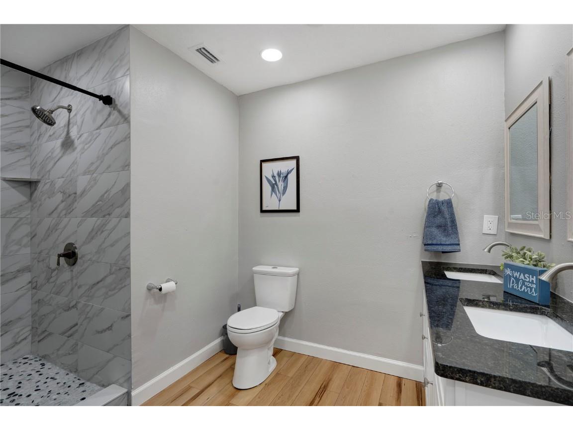 4705 Hollingsworth Avenue Sarasota FL 34233 A4544030 image22