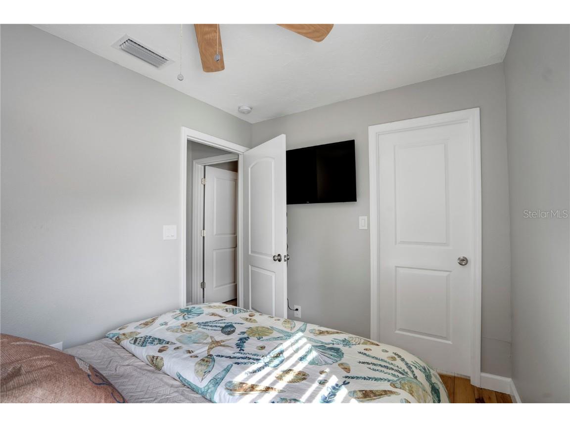 4705 Hollingsworth Avenue Sarasota FL 34233 A4544030 image27