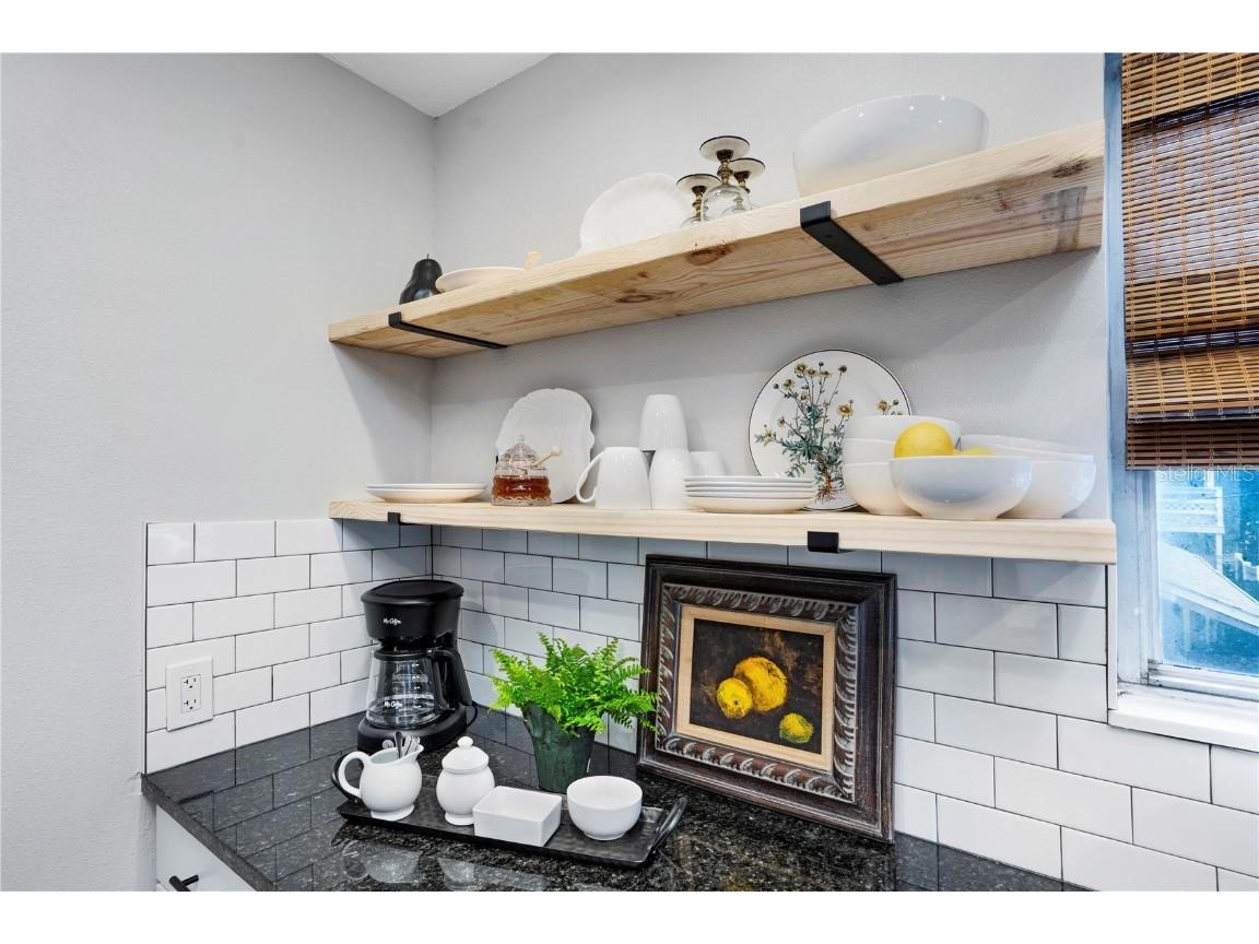 4705 Hollingsworth Avenue Sarasota FL 34233 A4544030 image3