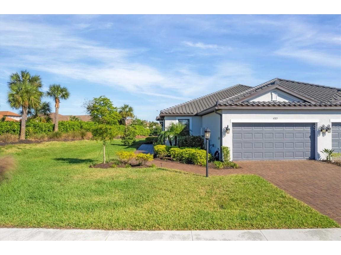 4705 Tortona Court Bradenton FL 34211 A4629820 image1