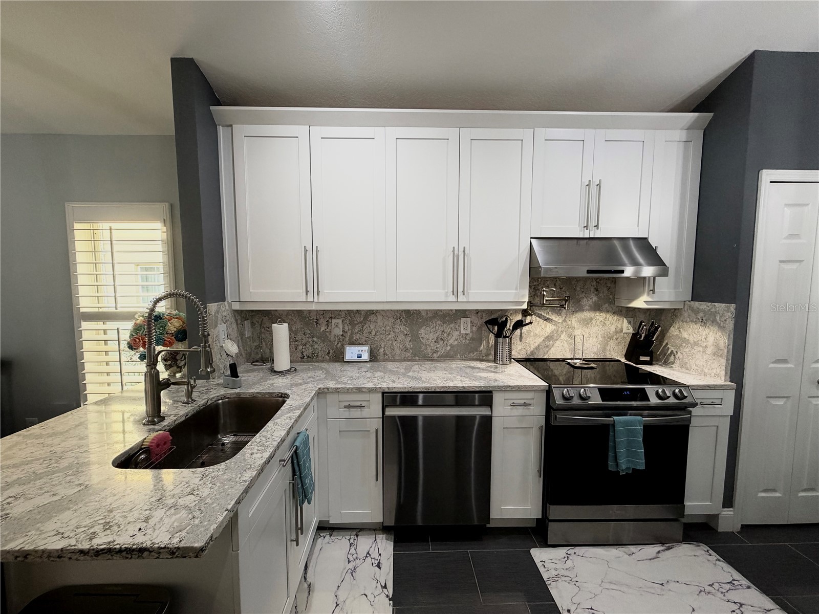 4706 Dunquin Place Tampa FL 33610 P4938397 image10
