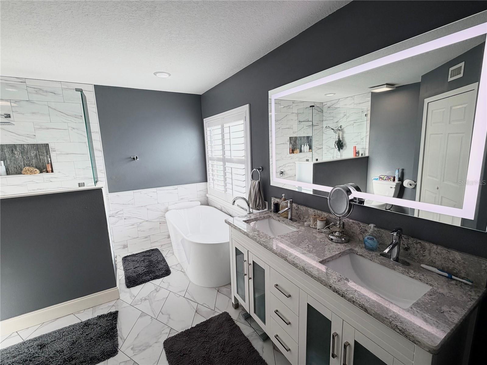 4706 Dunquin Place Tampa FL 33610 P4938397 image32