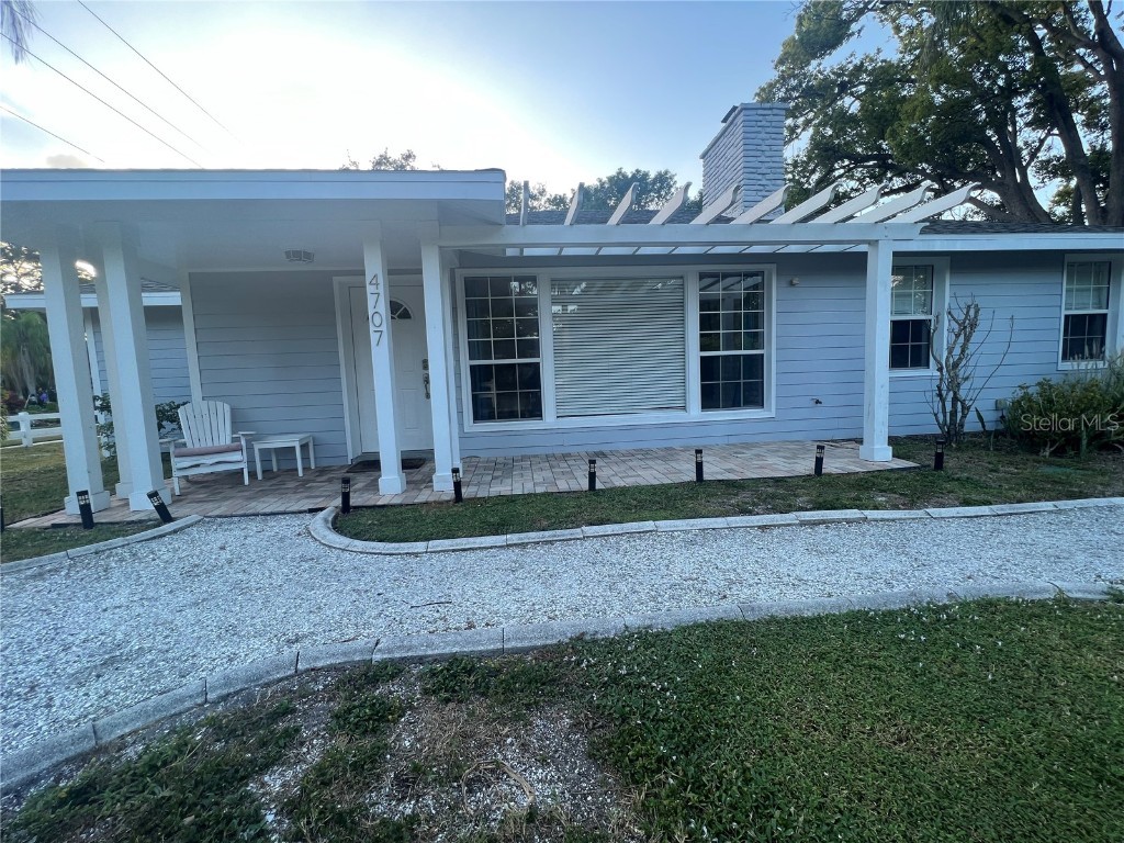 4707 Winchester Drive Sarasota FL 34234 A4595946 image1