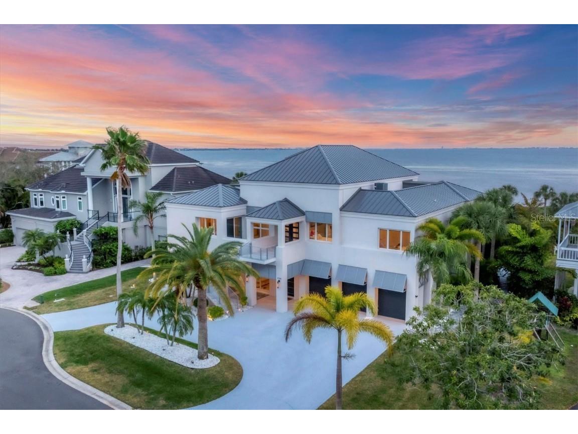 4708 64th Drive W Bradenton FL 34210 - SARASOTA BAY A4599856 image1