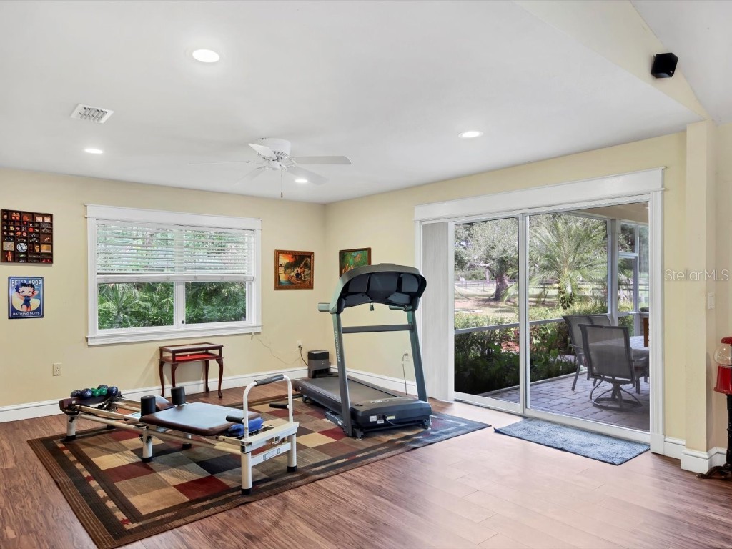 4708 Hidden River Road Sarasota FL 34240 A4671077 image10