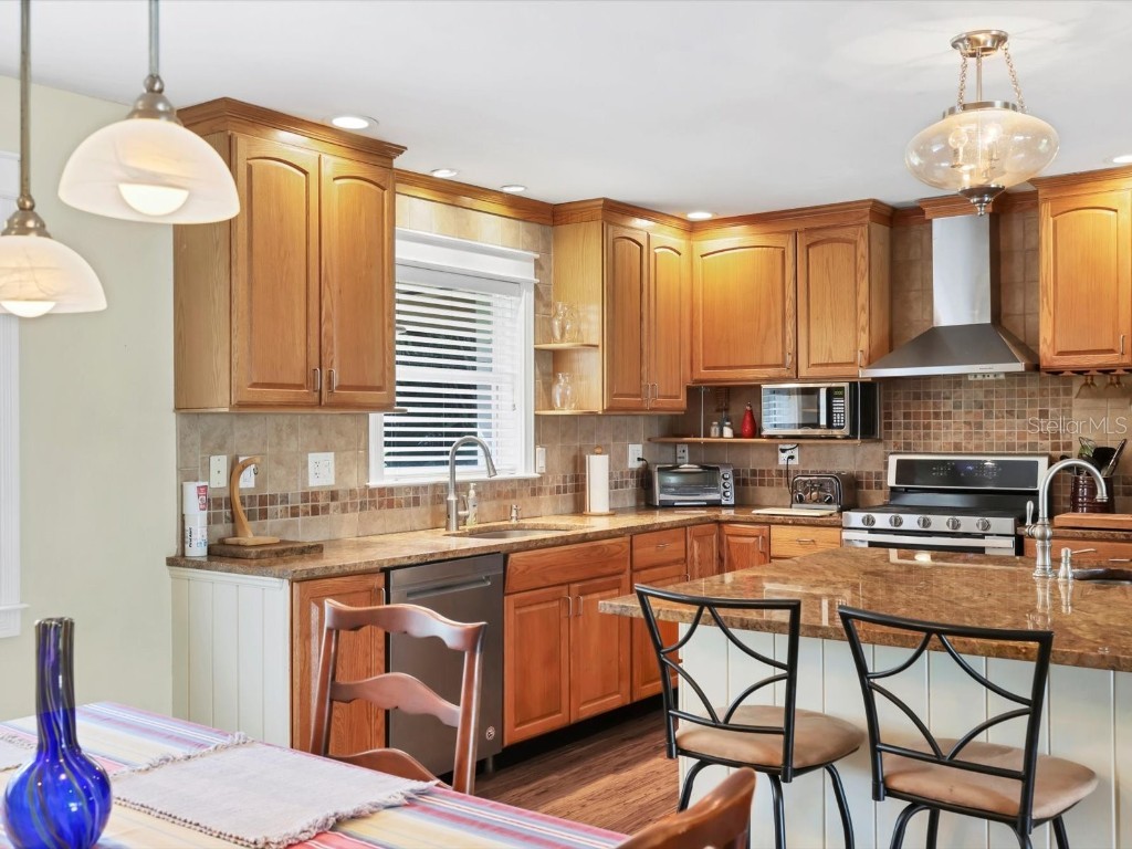 4708 Hidden River Road Sarasota FL 34240 A4671077 image16