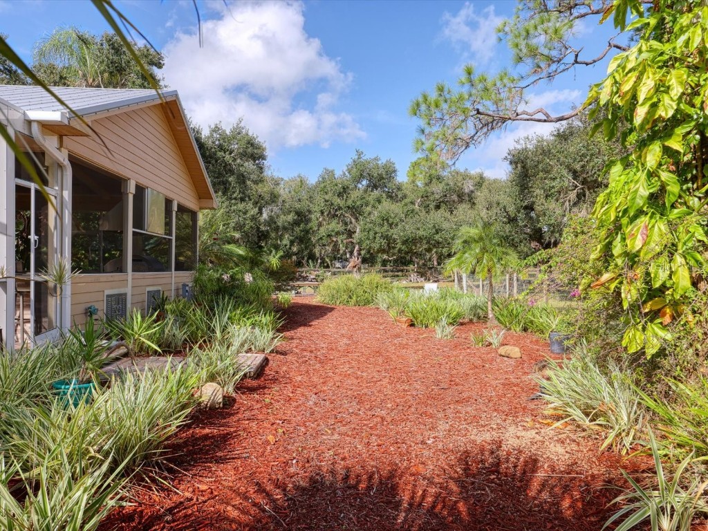 4708 Hidden River Road Sarasota FL 34240 A4671077 image51