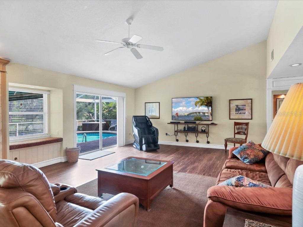 4708 Hidden River Road Sarasota FL 34240 A4671077 image8